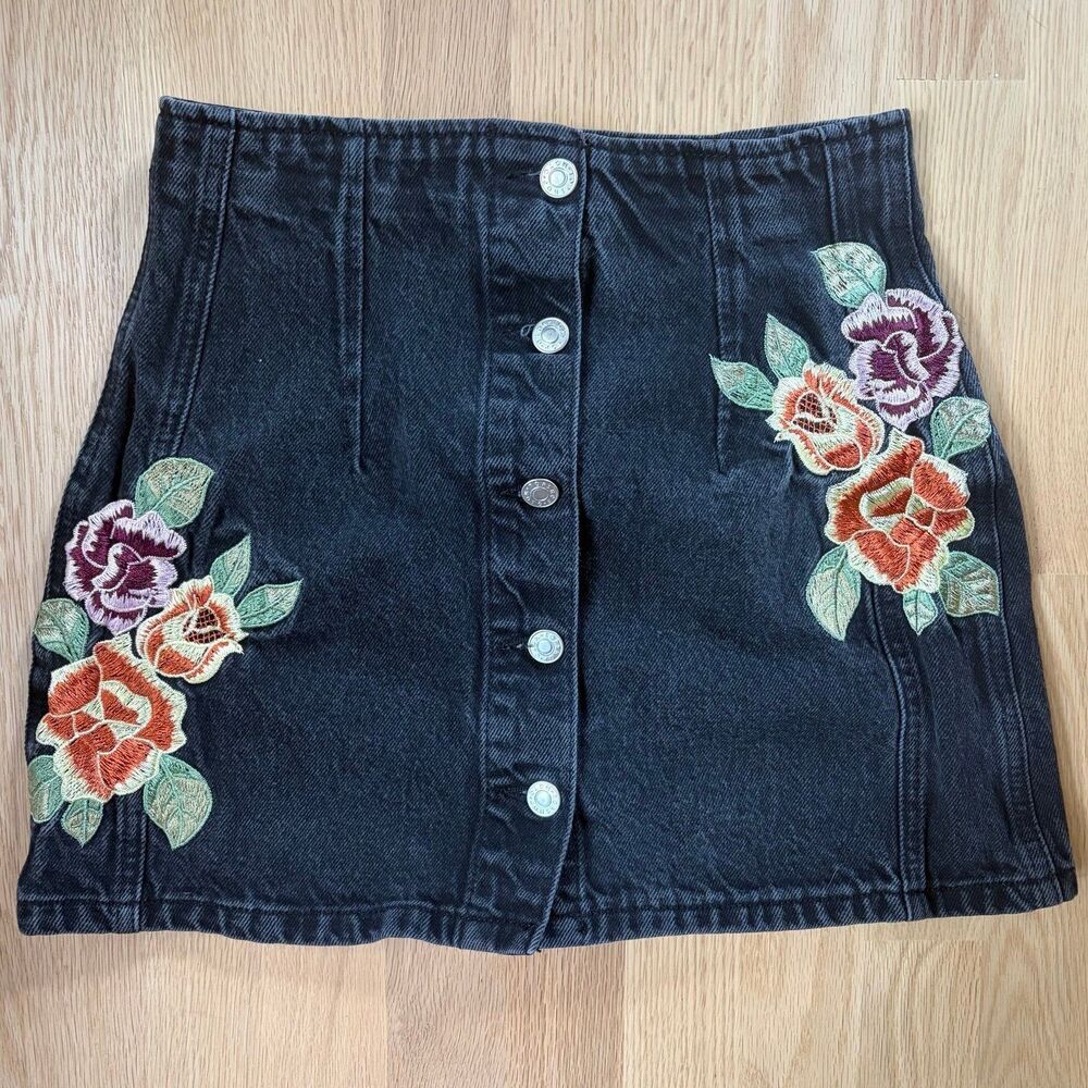 Topshop MOTO Black Denim Embroidered Floral Mini Skirt